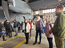 Lietuvos kariuomenės Karinių oro pajėgų Aviacijos bazėje bei Ginkluotės ir technikos remonto padalinyje lankėsi KTU studentai