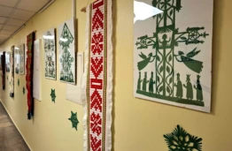 KTU Mechanikos inžinerijos ir dizaino fakultete doc. Eglės Kumpikaitės karpinių ir dekoratyvinių juostų paroda